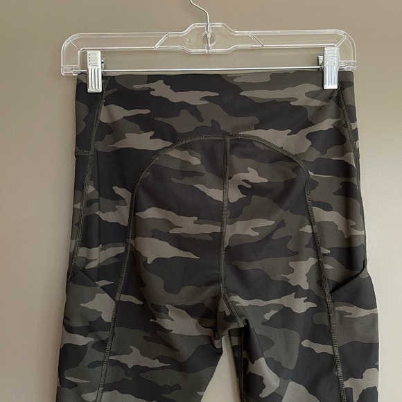 Athleta Ultimate Stash Pocket Camo 7/8 Tight Sz Small Athletic Activewear - Picture 13 of 16